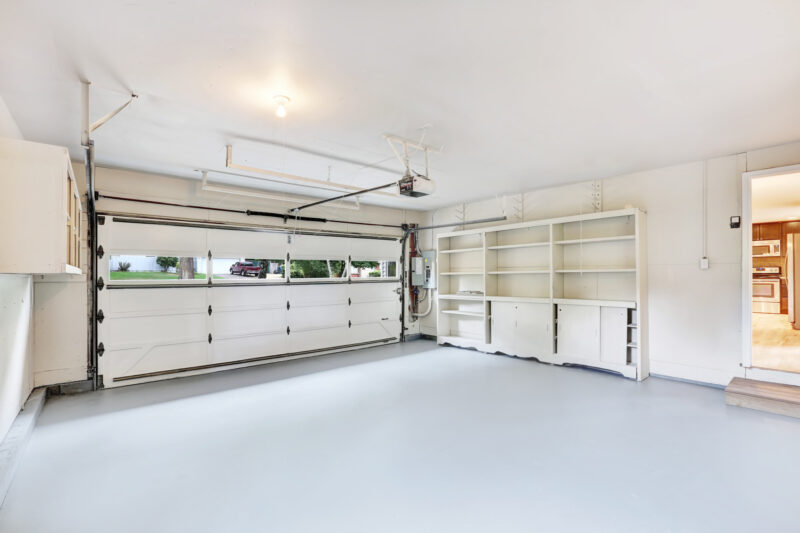 When it comes to renovating a garage, there are several things you should do. This guide covers the five necessary steps to take.