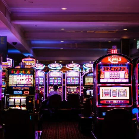 How to win real money playing slots