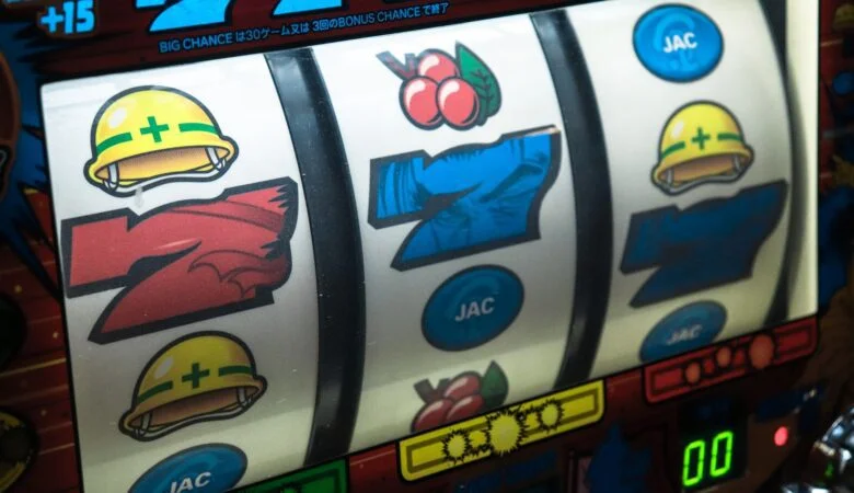 How to win real money playing slots