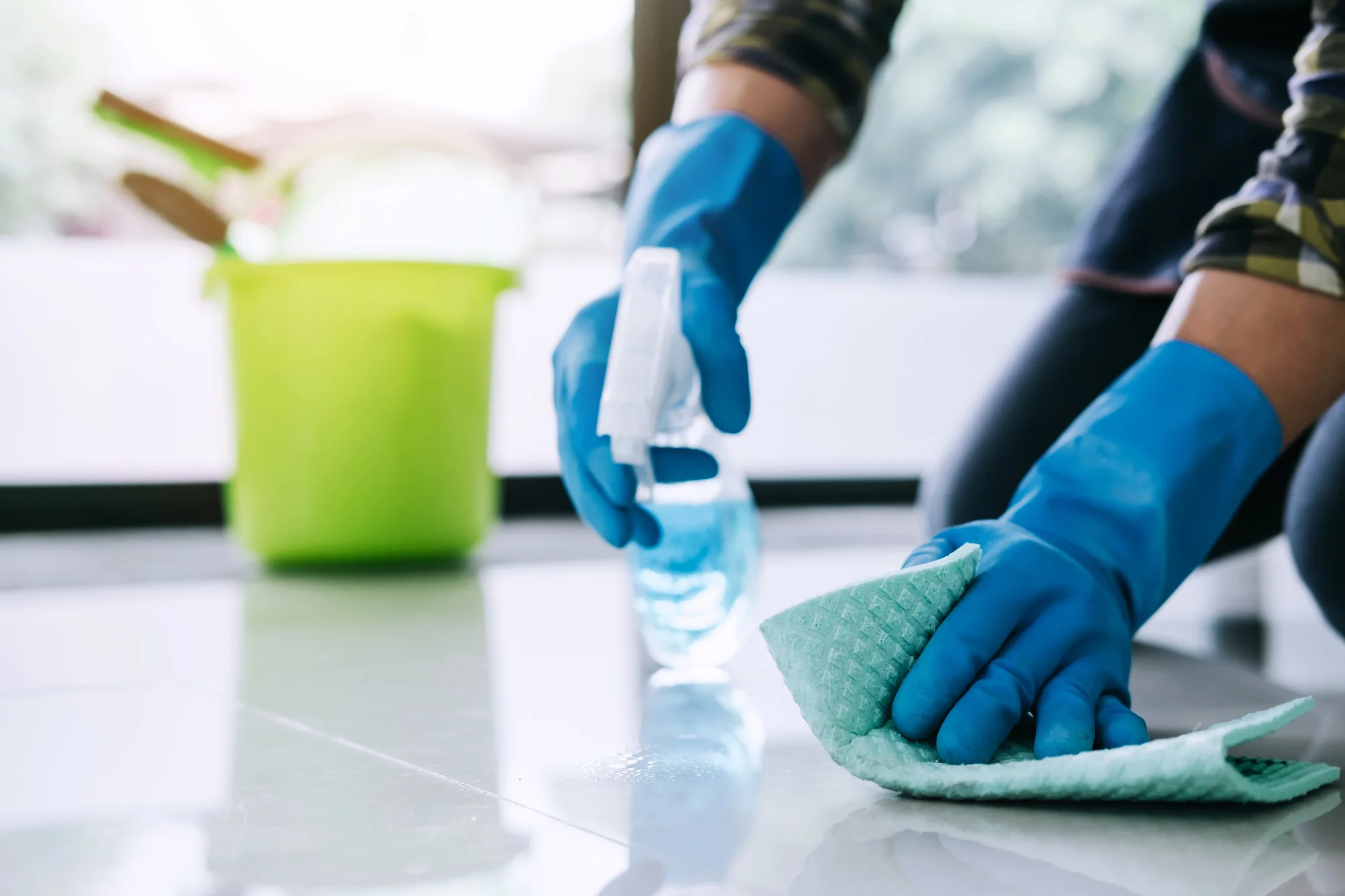 A deep clean can make your home feel fresh, new, and give you a new lease on life. Here are some useful tips for deep cleaning house spaces the right way.