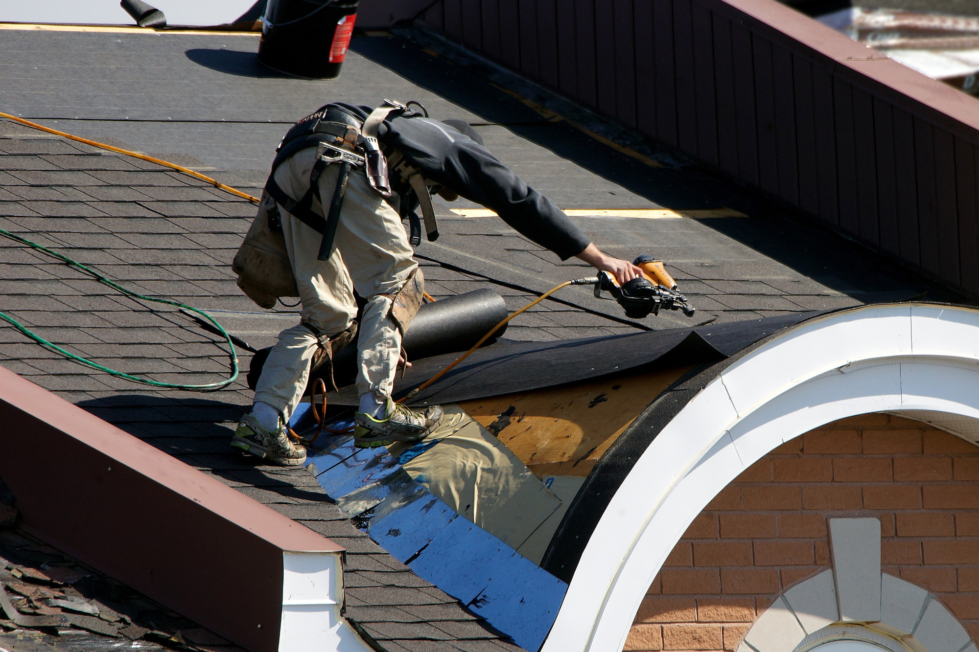 It is important to make sure your home and your family is ready for your roof installation process. This is how to prepare for a new roof.