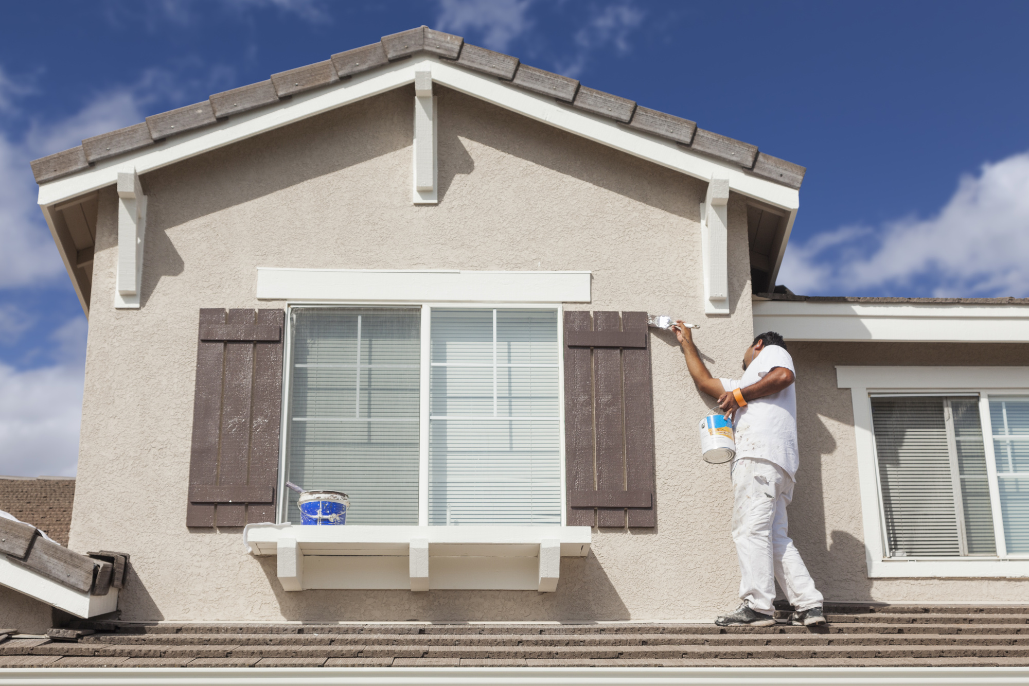 House paint near me: Do you want to know how to choose the right house painter? Read on to learn how to make the right choice.