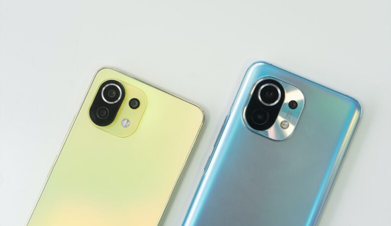 How to Get Text Messages From Another Phone Sent to Mine?