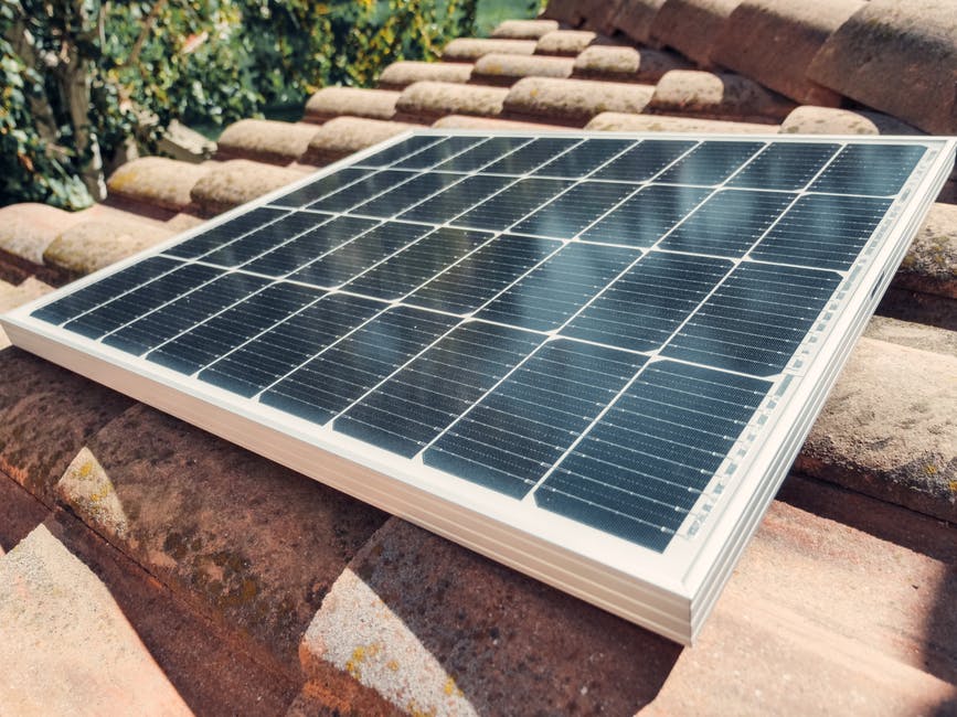 Are you wondering how the tax credit for installing solar panels works? Click here for a guide to the solar panel tax credit in 2023.