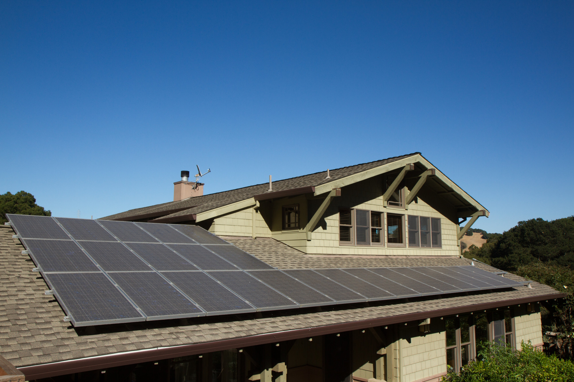 If you're thinking of making the switch to solar so you can save big, explore the factors that determine the cost of solar panels!
