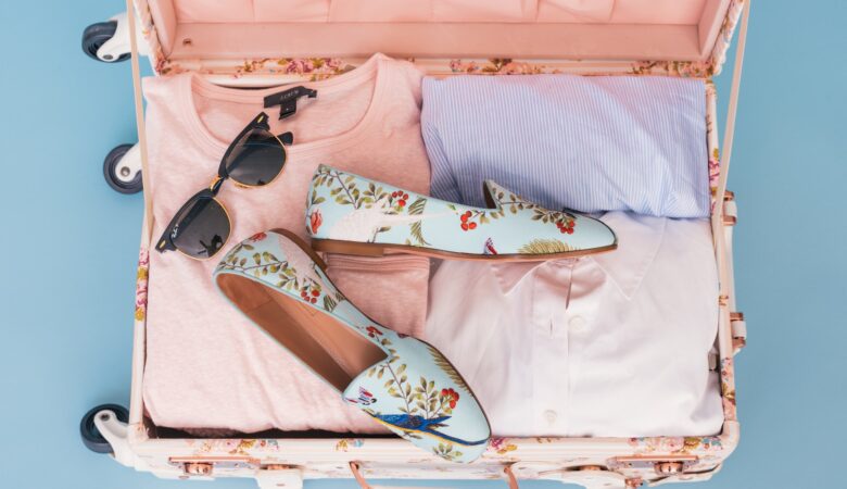 6 Essential Tips for Stylish Summer Travel and Packing Like a Minimalist