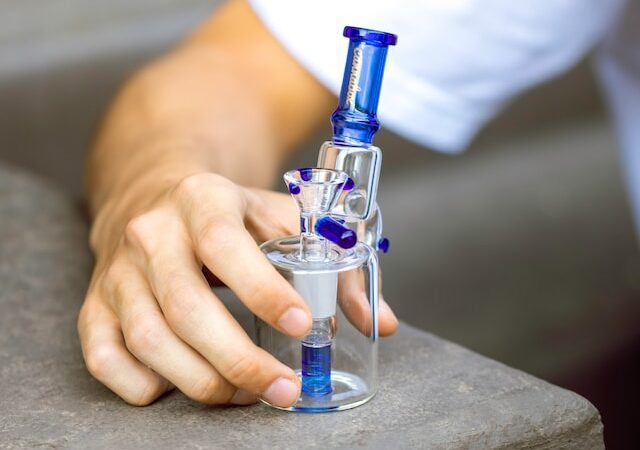 4 Reasons Why Mini Bongs Are the Perfect Addition to Your Collection
