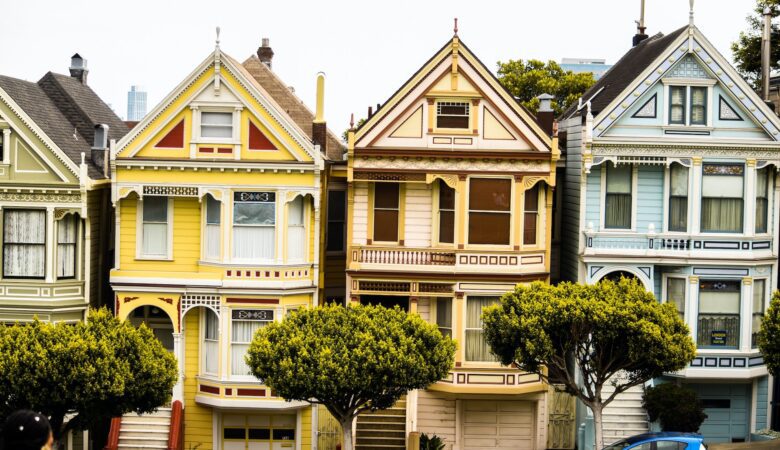 How to Create a Color Scheme When Planning a House Renovation