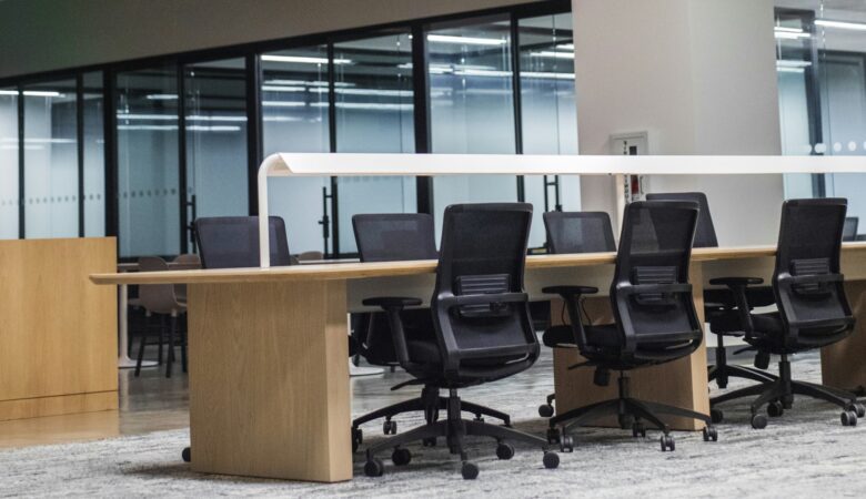 Revolutionizing Workspace Comfort: A Deep Dive into Modern Office Chair Design