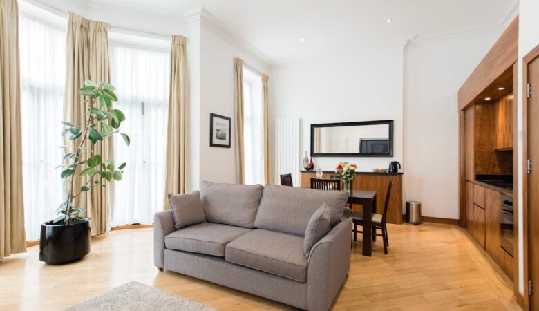 What Information is Required for an Illinois State Tenant Eviction Notice: Essential Inclusions